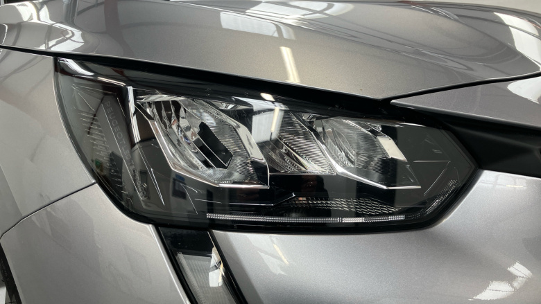 Peugeot 208 1.2 PureTech 100 Active Premium 5dr Petrol Hatchback